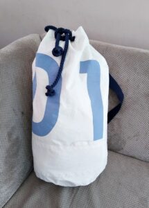 worek żeglarski z prawdziwegworek dla żeglarza worek żeglarski z prawdziwego żagla, oryginalny żagiel