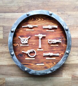 Gablota z węzłami kształcie bulaju - dekoracja ścienna | Saildecor.eu