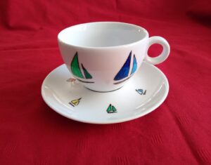 Ręcznie malowana filiżanka z żaglówkami | SailDecor.eu
